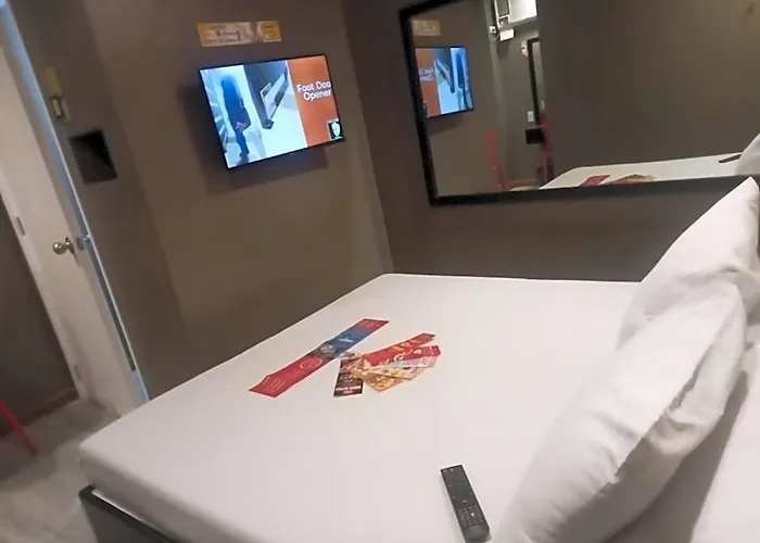 Sogo Pasay Wood Street Hotel